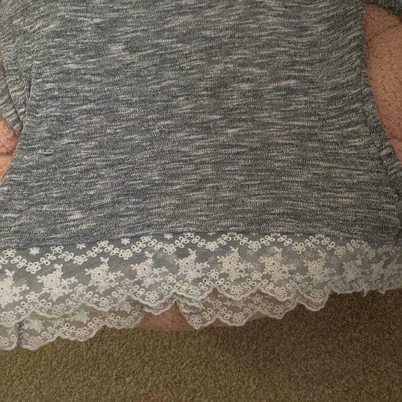 Size L, Lightweight lace sweater - Picture 3 of 4